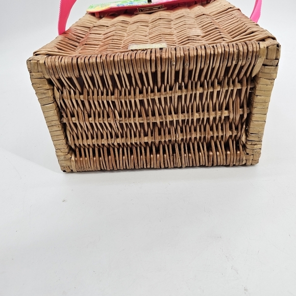 LILLY PULITZER Cheek To Cheek Wicker Wine Carrier with Strap Multi-color/ Pink - Picture 4 of 10
